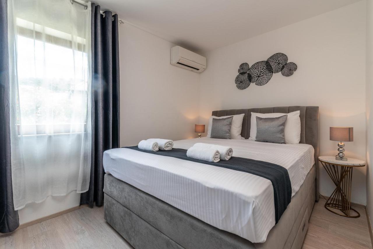 Apartments Bozan Trogir Ngoại thất bức ảnh