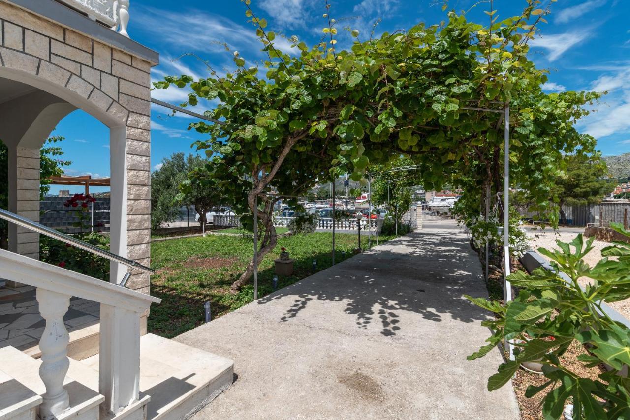 Apartments Bozan Trogir Ngoại thất bức ảnh